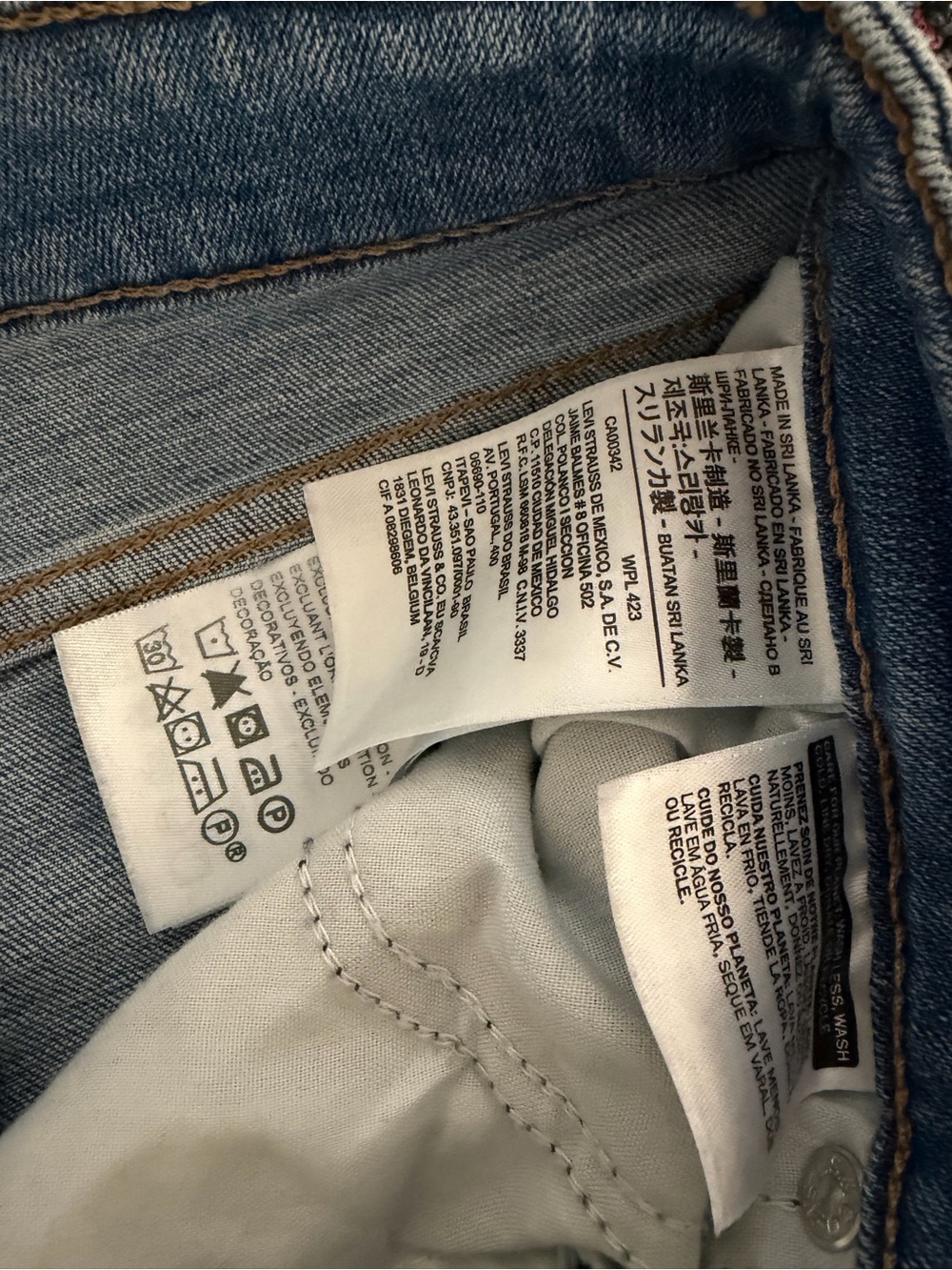 Levi Light Blue Distressed Women’s Jeans 721 - Picture 3 of 5